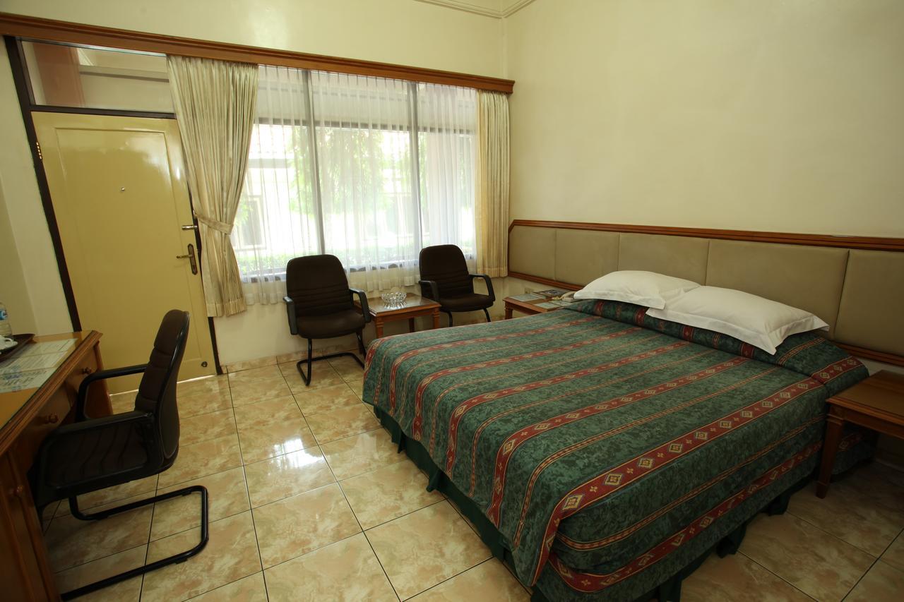 تْشيريبون Langensari Hotel المظهر الخارجي الصورة