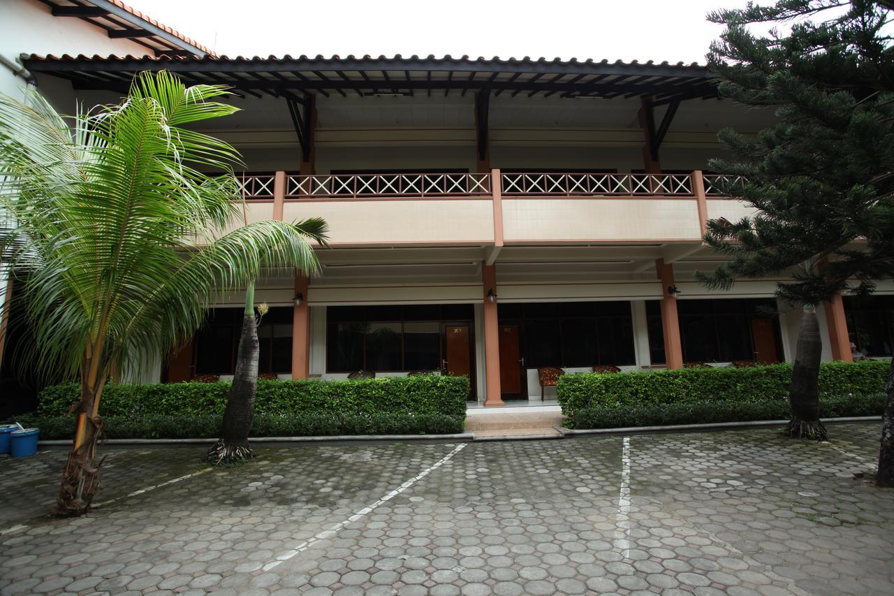 تْشيريبون Langensari Hotel المظهر الخارجي الصورة