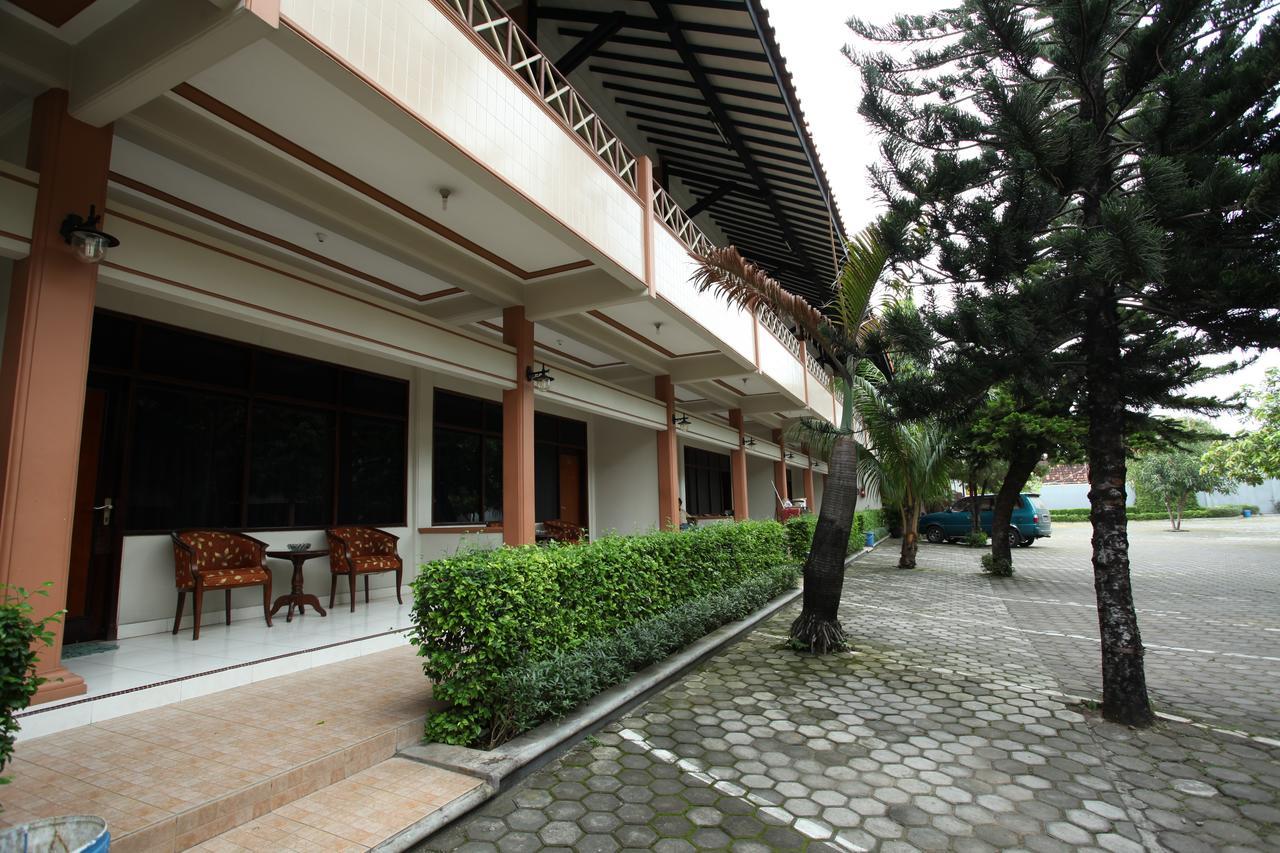 تْشيريبون Langensari Hotel المظهر الخارجي الصورة